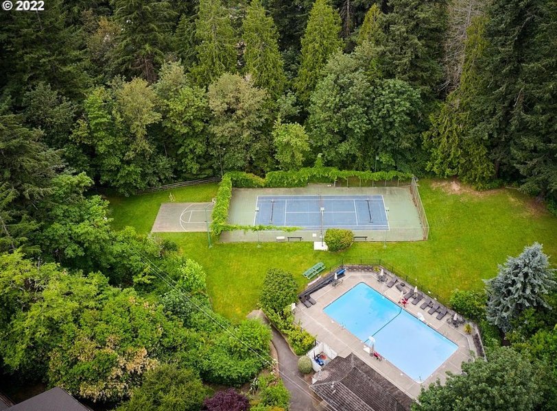 Thumbnail of cfuiaelvx-x-64bbc82ae3b940b3 9