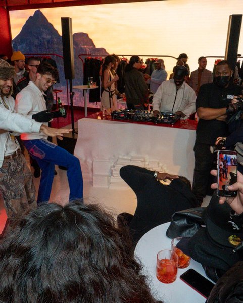 Thumbnail of p-cz6qe6qoioi-69cf0eaf30494582 5