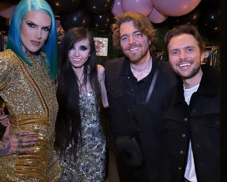 Thumbnail of p-c2yuzvmo7g0-6a6f55d7768e4ef3 7