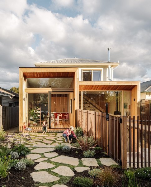 Thumbnail of c524zbxx4-n-6b5b12a02fb544cb 1