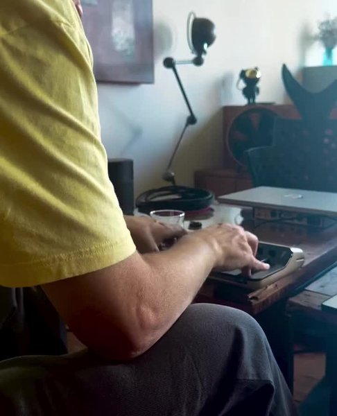 Thumbnail of p-dczr1txszfe-6c2d000c41e44d0f 3