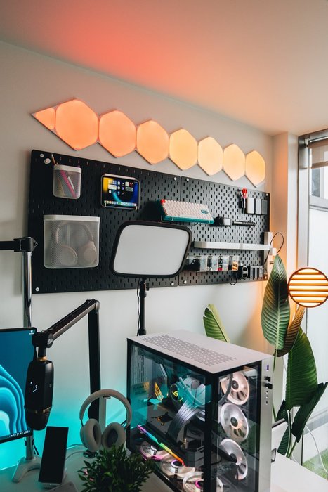 Thumbnail of www-x-com-its-shevi-status-1615769699652104192-6c452358989b4458