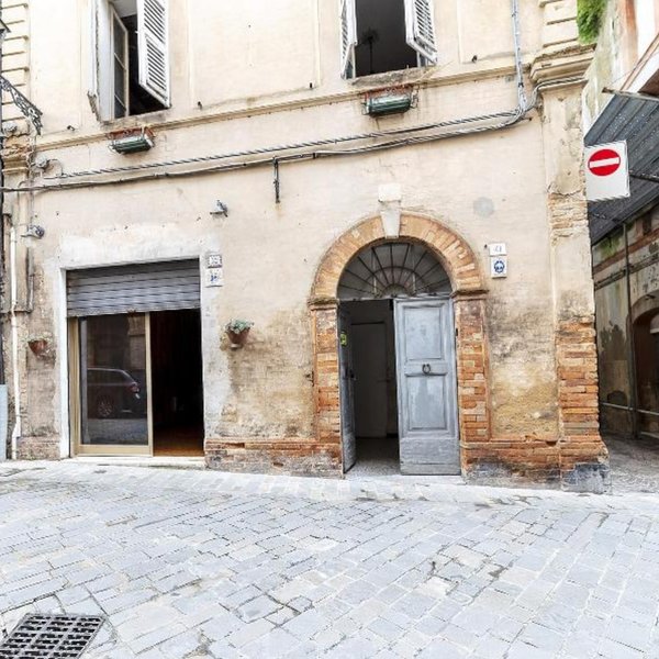 Thumbnail of c-vauhrtjk7-6f798376b6fb405f 9