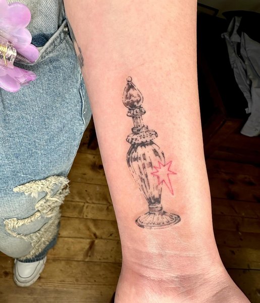 Thumbnail of c3vwwnwtd-c-71983df9a4424309 2