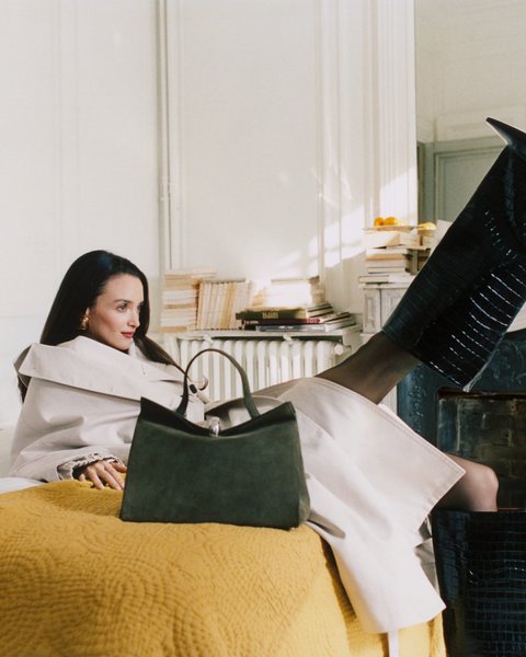 Thumbnail of charles-royle-thedressdown-745fc83176f84424 4