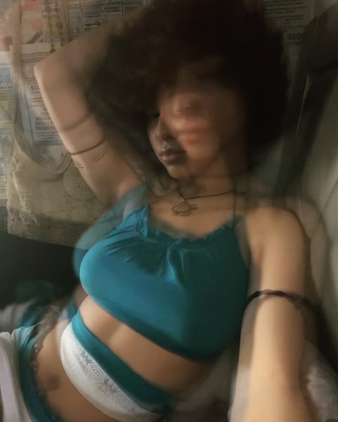 Thumbnail of p-czk0fbaofig-7474b94e8ff84cad 2