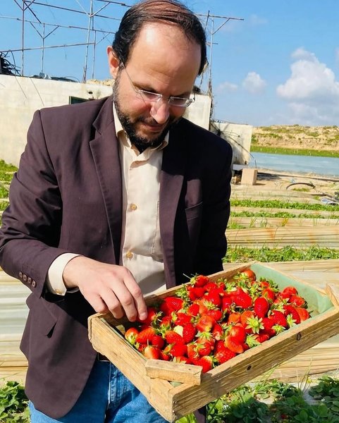 Thumbnail of p-dqhx2jcazyr-747ff7c913cf4a8f 3