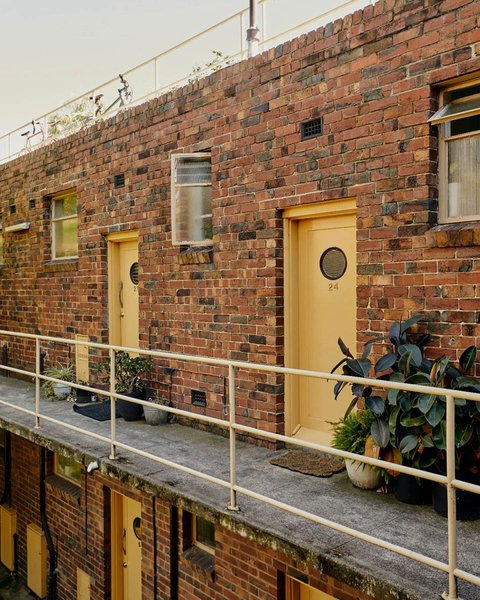 Thumbnail of p-daaaoownoci-74f1a95fc2294f97 0