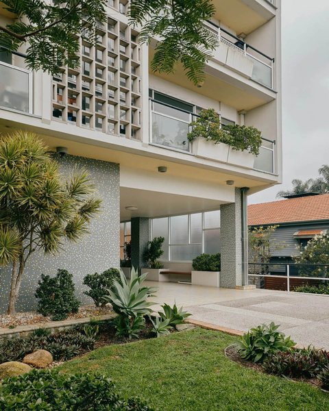 Thumbnail of p-daaaoownoci-74f1a95fc2294f97 4