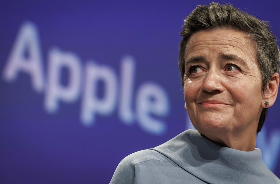 Thumbnail of c-uzv2itq4v-7627eee47ae34977 0