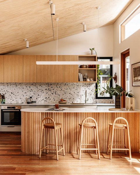 Thumbnail of czmu-rimvma-770f77a5b8d94e82 0