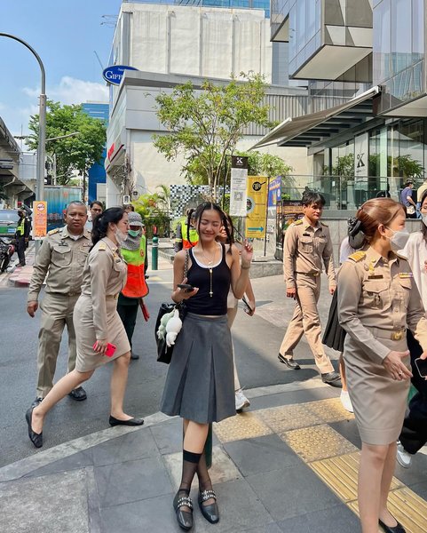 Thumbnail of c5i5v6-v0s7-7899716e41fb4b46 8