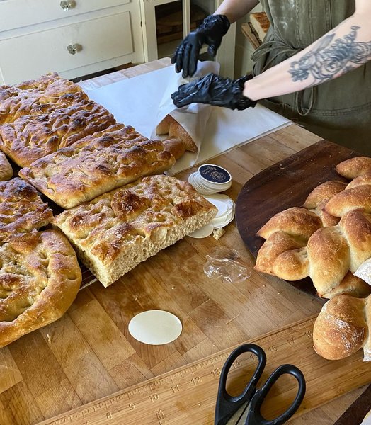 Thumbnail of p-c6aozivrto3-7afd30f9d73e4471 3