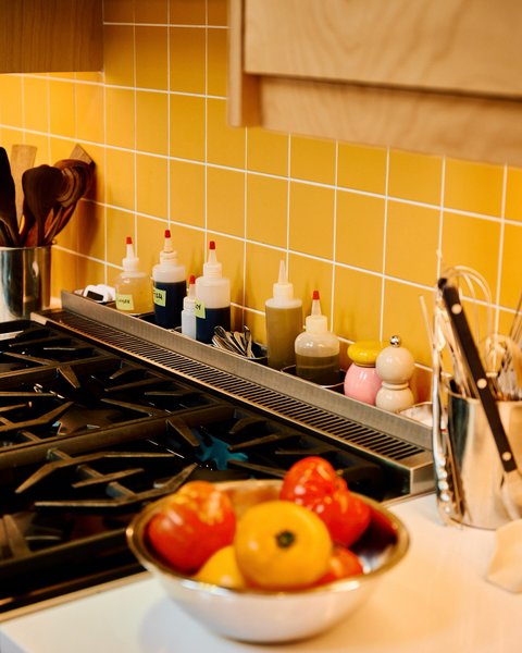 Thumbnail of p-dmitu8prw7g-7c3607f6e1034d45 3