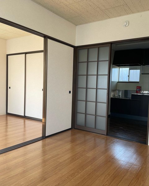 Thumbnail of p-cvyo5tyrxoa-7d728967349443a0 3