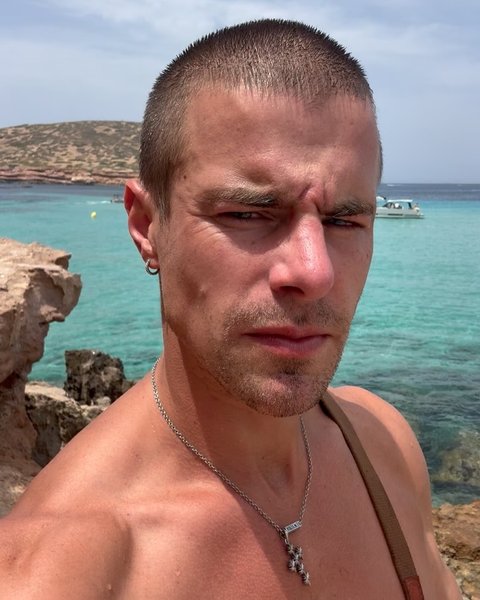 Thumbnail of p-dk7tnuaofit-84b80f2179f04975 4