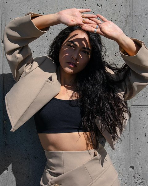 Thumbnail of p-b3ipn6wjvaf-8b3a37579c6e4c19 1