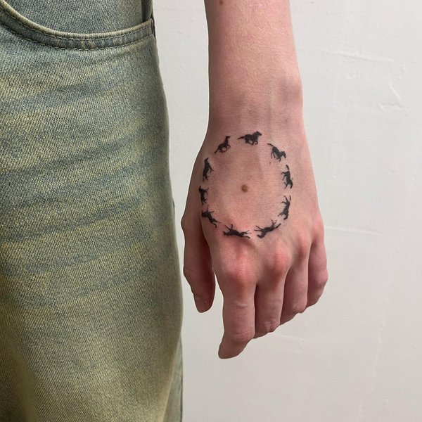 Thumbnail of p-cyj7eysnumg-8e3fb2af806f4a98 1