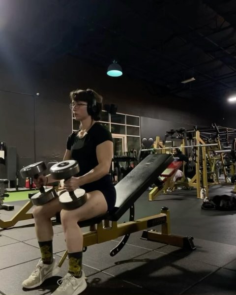 Thumbnail of p-c1dlffzyn4n-94f4109a4c4c47d3 2