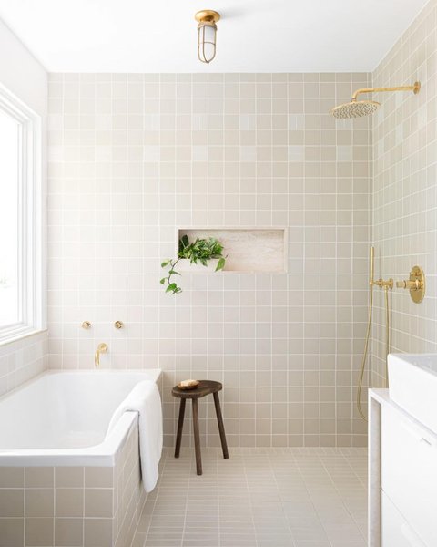 Thumbnail of p-b1jlssnfoab-95947908bf5e4a55 0