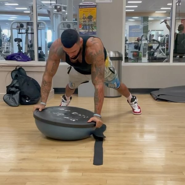 Thumbnail of p-cygaaknu4au-96c1963ca94b449e 3