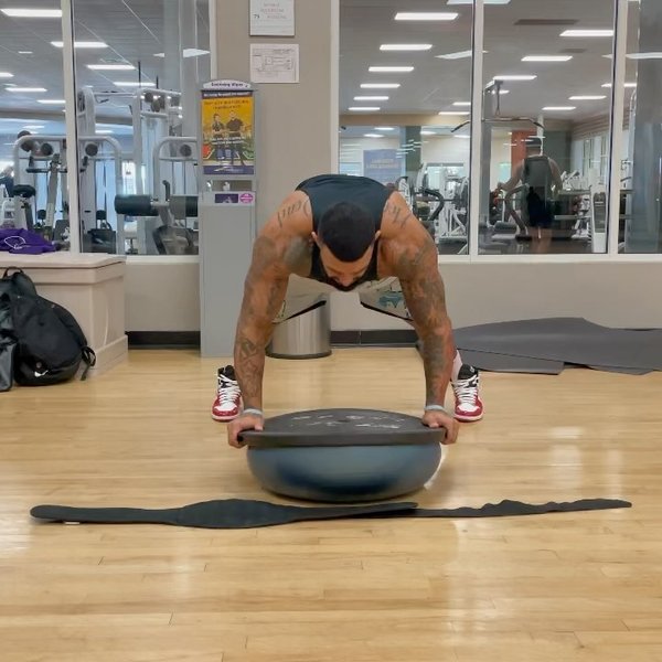 Thumbnail of p-cygaaknu4au-96c1963ca94b449e 4