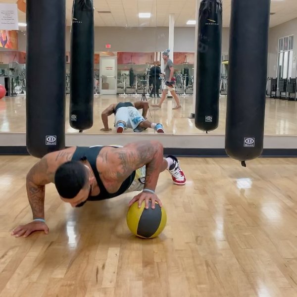 Thumbnail of p-cygaaknu4au-96c1963ca94b449e 8