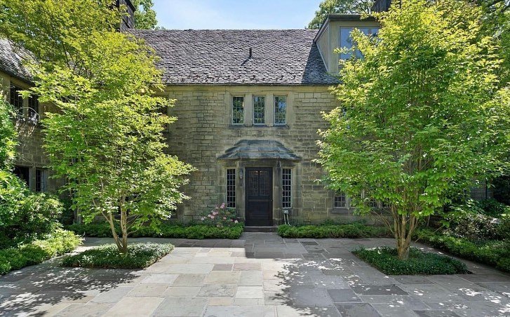 Thumbnail of p-cbyvfvnpfbo-96d2411270c842cb 3