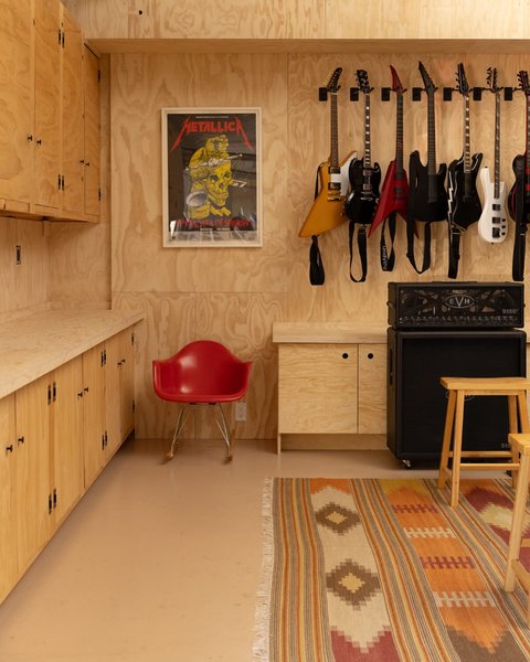 Thumbnail of p-djrxjbrpwyz-97045b169e1a47de 1