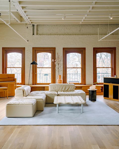 Thumbnail of p-covnhbtgy8l-981b0d0297e24e28 0