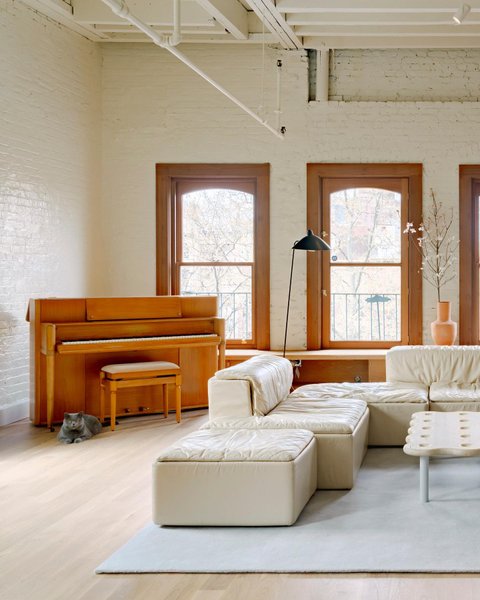 Thumbnail of p-covnhbtgy8l-981b0d0297e24e28 3