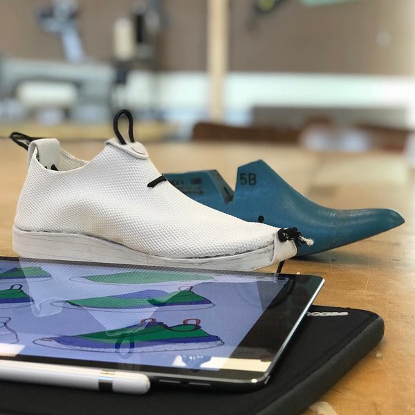 Thumbnail of bq0m-xkholg-9900441bf5a24619 0