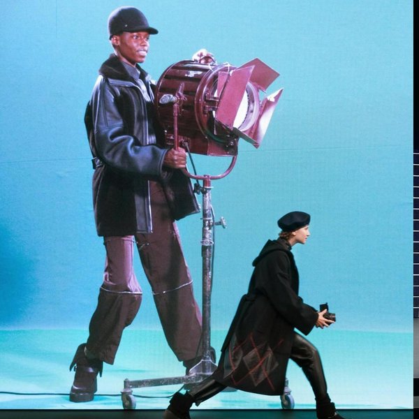 Thumbnail of p-c1iniqelk08-997250e581d24740 3