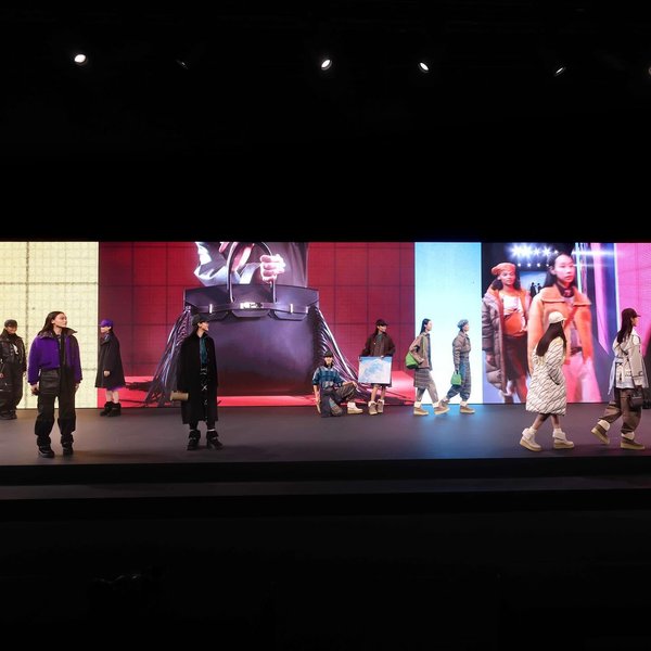 Thumbnail of p-c1iniqelk08-997250e581d24740 9