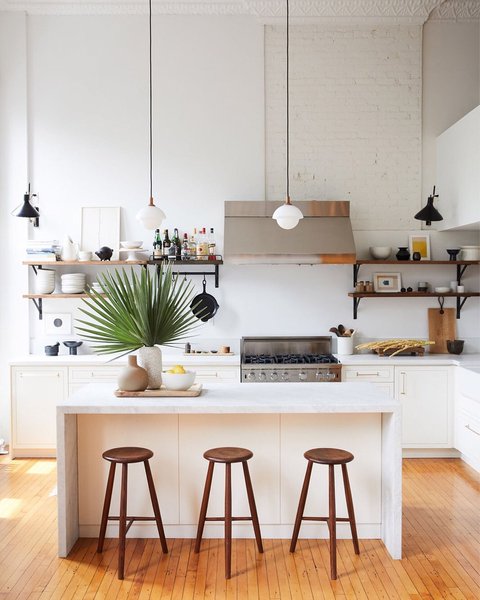 Thumbnail of p-bz4fvb1paxb-9ec838479a4947f1 0