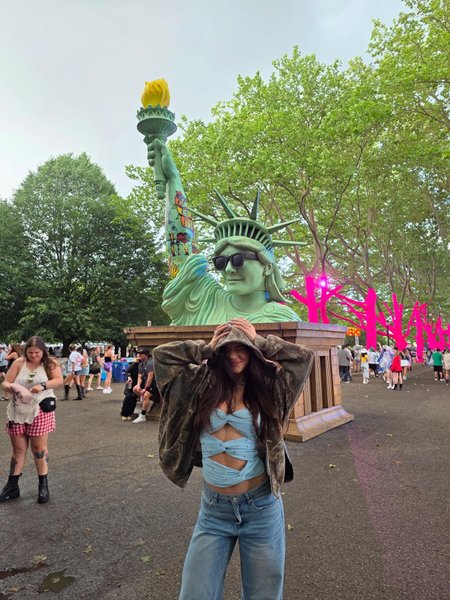 Thumbnail of p-dlavxtqa5jz-a41c4ffa3dd24f57 1