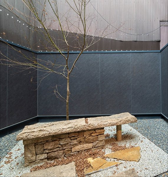 Thumbnail of p-dqqntivetto-a476da1f60144e33 5