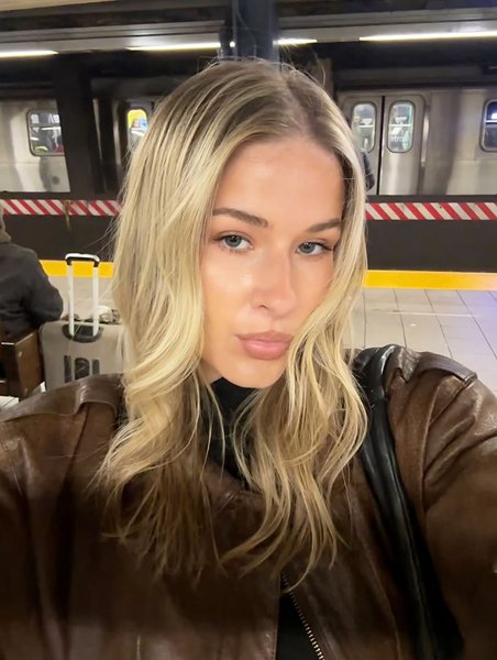 Thumbnail of instagram-a49bc640e59c4e7b 1