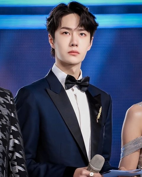 Thumbnail of p-cqd09vrm2ai-a62da1d764ec429a 2