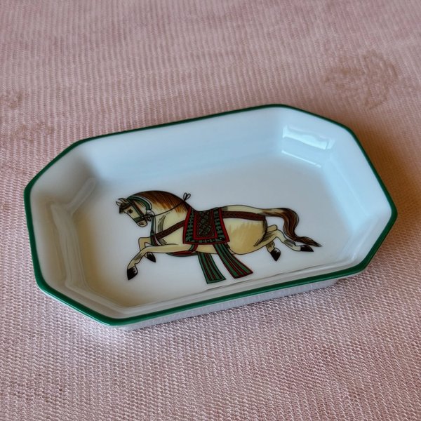 Thumbnail of p-dqcre5kcj0f-a7dd26fd53c14db3 1