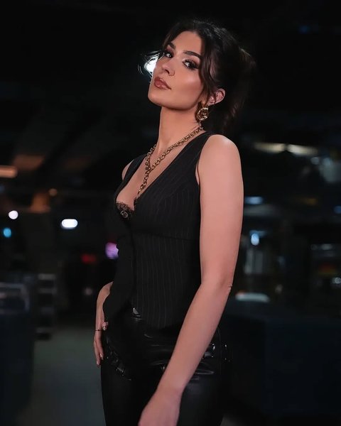 Thumbnail of p-c4s4jzjrtgw-ad1f51c1b02e482f 1