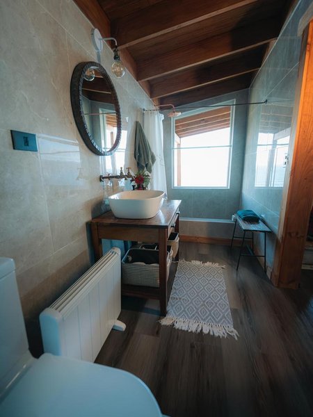 Thumbnail of p-dmktm8pivgs-af72c54dd2a944d9 3