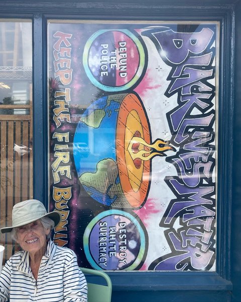 Thumbnail of c-svwfnpgk-b0dea403233c4f0d 2