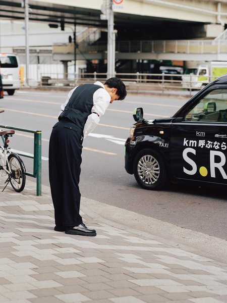 Thumbnail of p-dp1earpew2u-b112914b106b4656 3