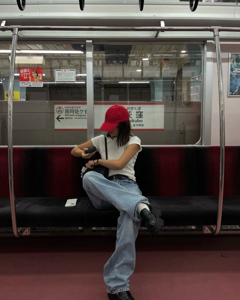 Thumbnail of c-e8klfpibi-b498c3f39dc94610 8