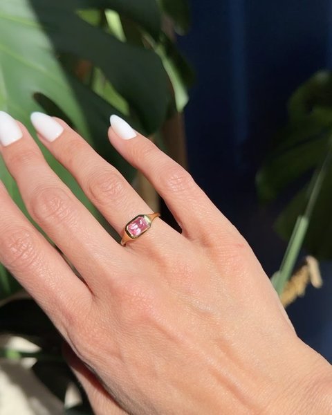 Thumbnail of p-c8fnb2tgzc9-b512806a986a439b 1