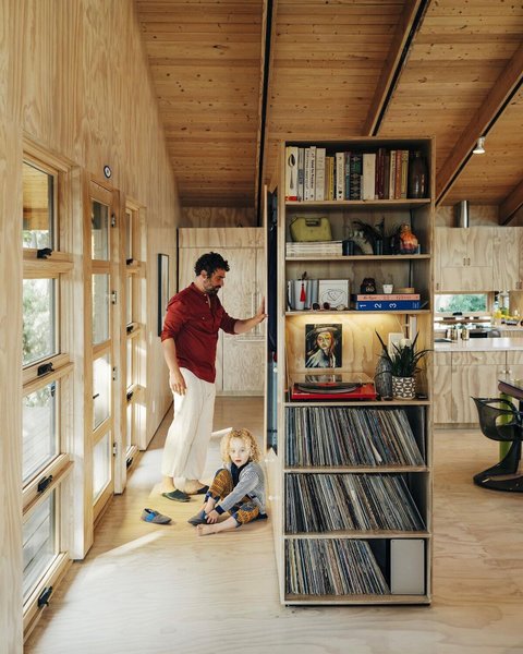 Thumbnail of clmwze-hcx8-b69d66f029a84cd6 2