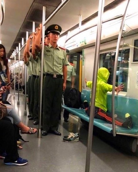 Thumbnail of p-cdv68grbsjt-b8947f79daa84292 0