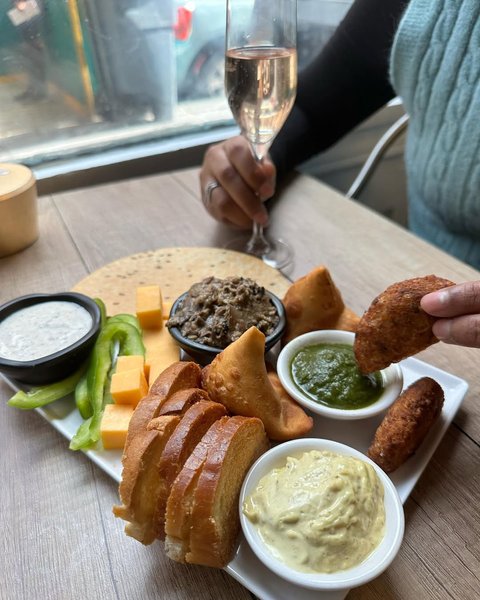 Thumbnail of p-cskjrrfp9ew-b899ff943bc143e9 0