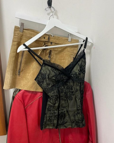 Thumbnail of c27m6dati-c-b8a0f94e18704402 5